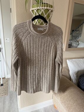 White Stag Textured Ribbed Crewneck Sweater in Oatmeal